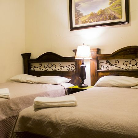 Dionisio Inn Antigua Eksteriør billede